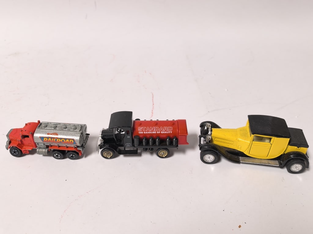 (3) Die-Cast Vehicles (1 of 5)
