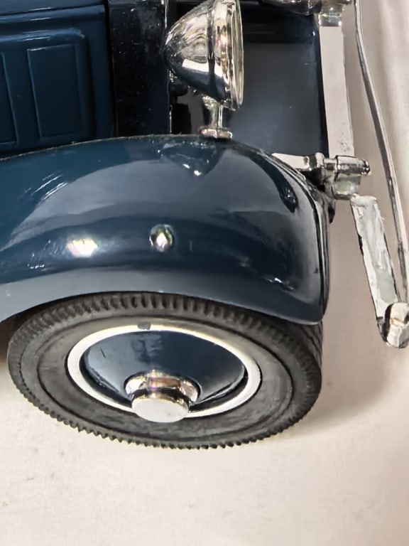 (2) Classic European Roadster Models - 4