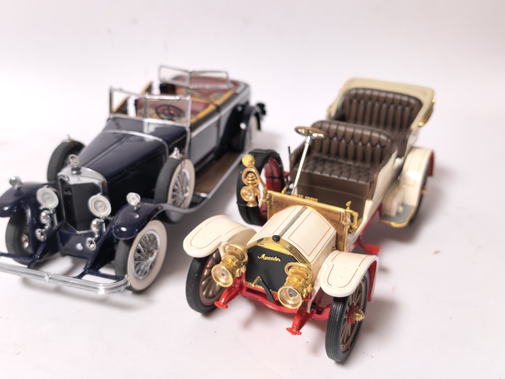 Pr. of Vintage Mercedes-Benz Classic Models: Pr. of Vintage Mercedes-Benz Classic Models, 9.25in by 3in by 3in