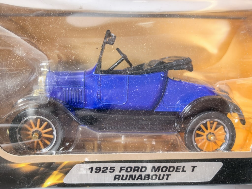 Motor Max 1/24 1925 Ford Model T Runabout - 2