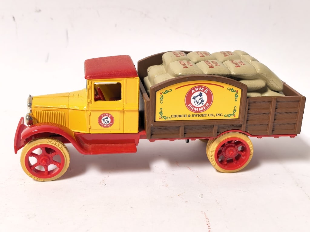 ERTL Vintage Flatbed Truck - "Arm & Hammer Baking": ERTL Vintage Flatbed Truck - "Arm & Hammer Baking Soda", 7in by 2.5in by 2.5in