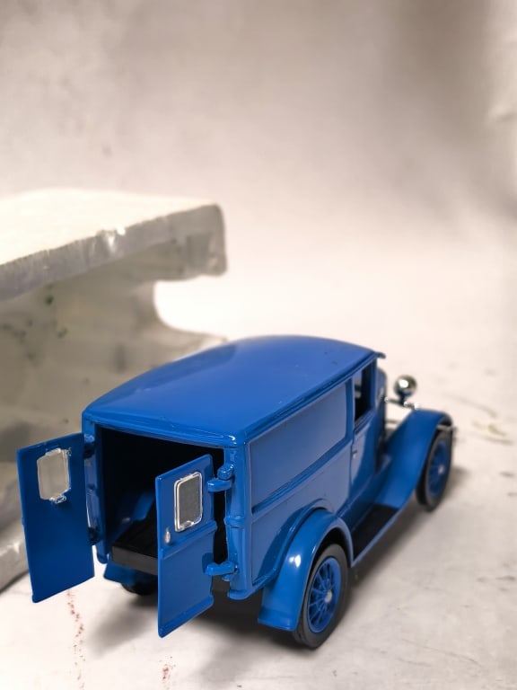 1930s Panel Delivery Van (Unmarked Blue) - 3