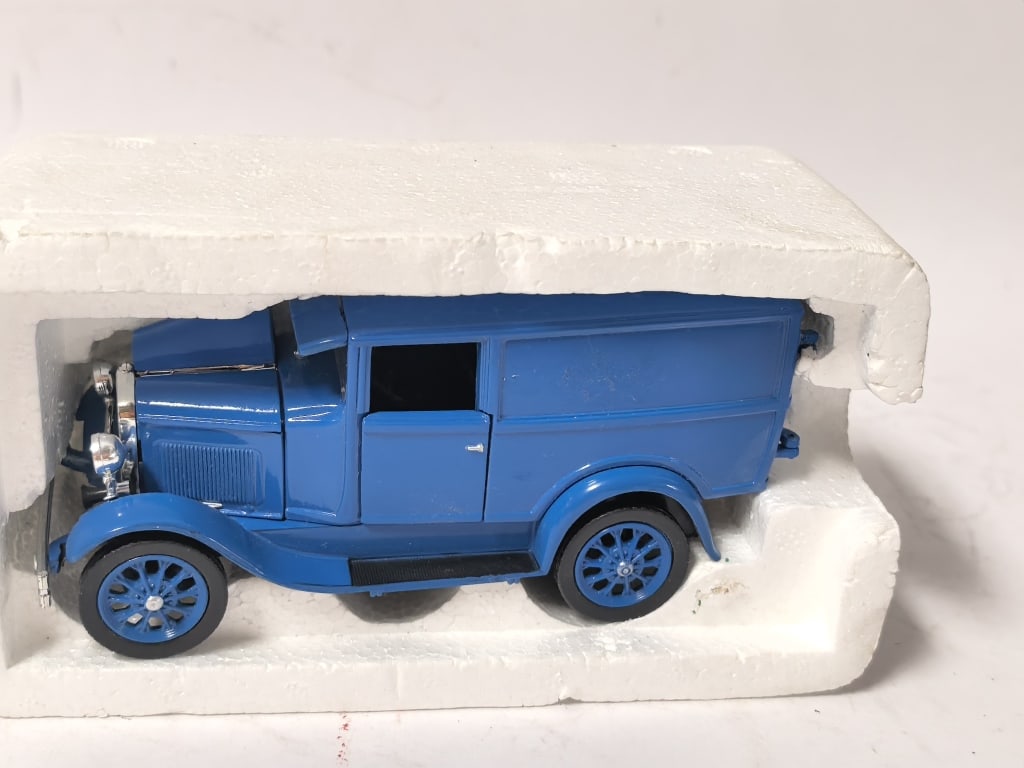 1930s Panel Delivery Van (Unmarked Blue) - 5