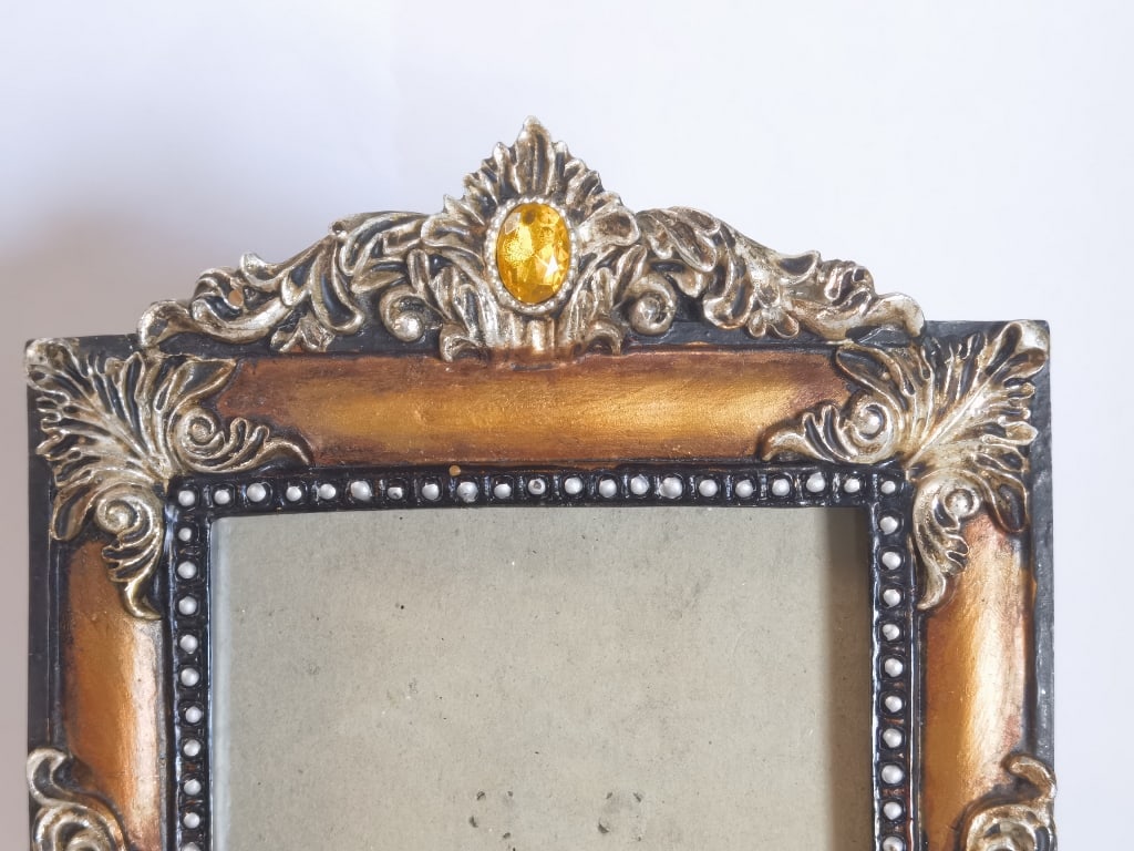 Baroque-Style Ornate Tabletop Picture Frame - 3