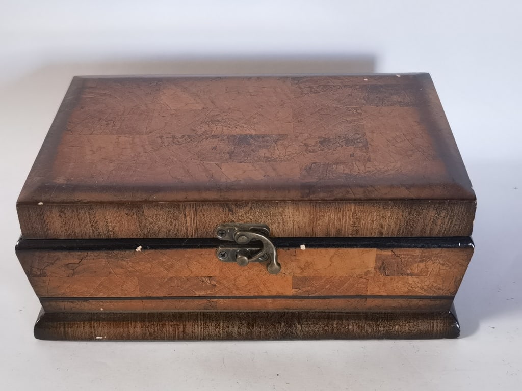 Faux-Burlwood Treasure Chest Box with Swing Latch: Faux-Burlwood Treasure Chest Box with Swing Latch, 9.5in by 6in by 4in