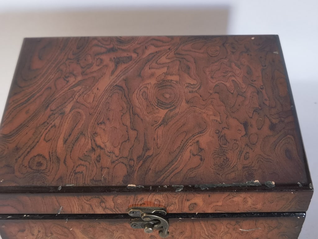 Faux-Burled Walnut Wooden Keepsake Box - 2