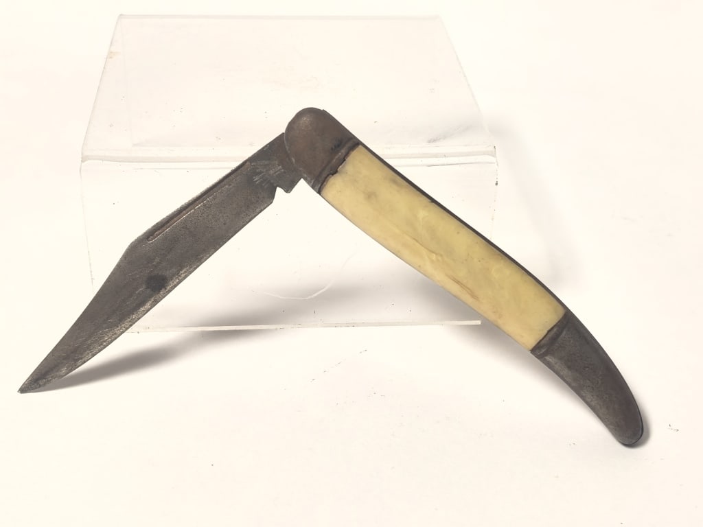 Vintage Single-Blade Folding Pocket Knife (1 of 3)