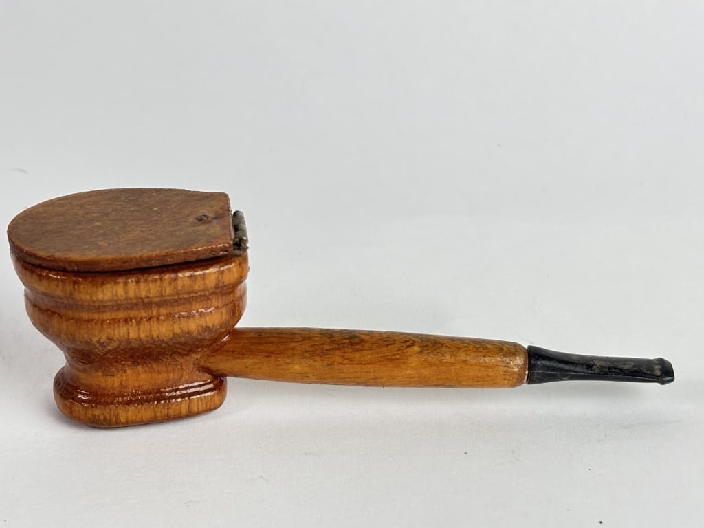 Vintage M.E.L Novelty "Toilet-Form" Windcap Pipe: Vintage M.E.L Novelty "Toilet-Form" Windcap Pipe, 5.25in by 1.75in