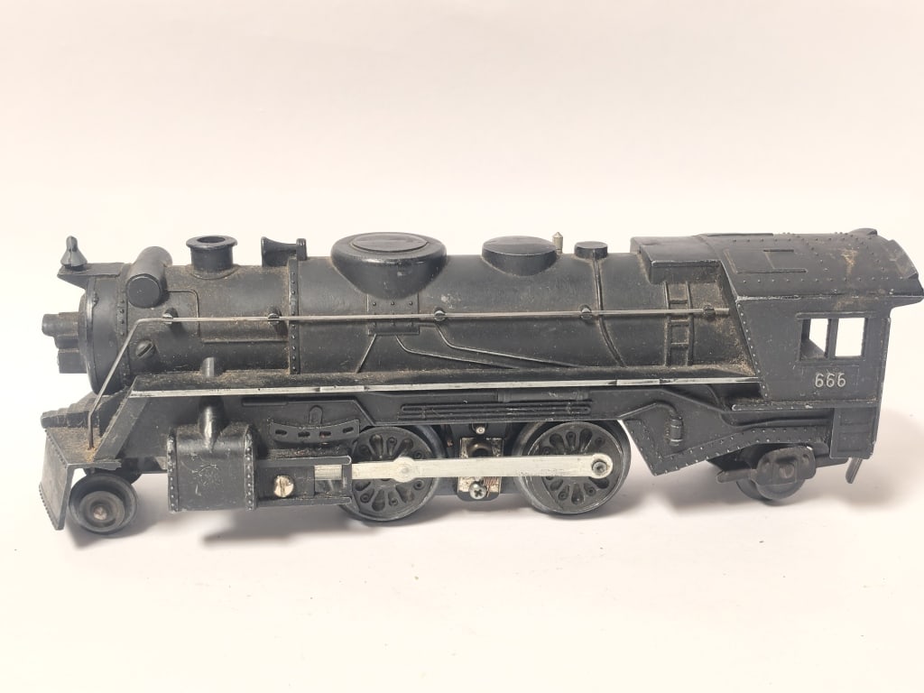 Marx Vintage Die-Cast Steam Locomotive #666 (1 of 4)