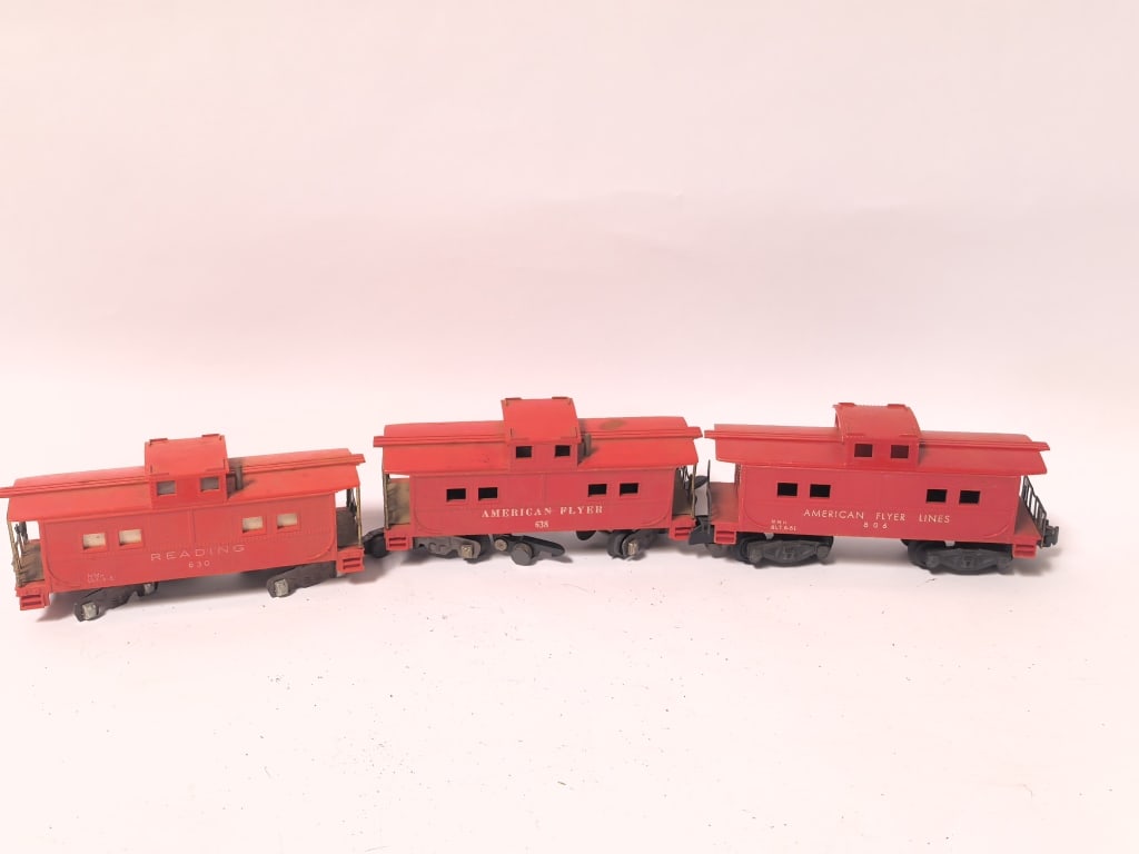 (3) American Flyer Red Cabooses (1 of 4)