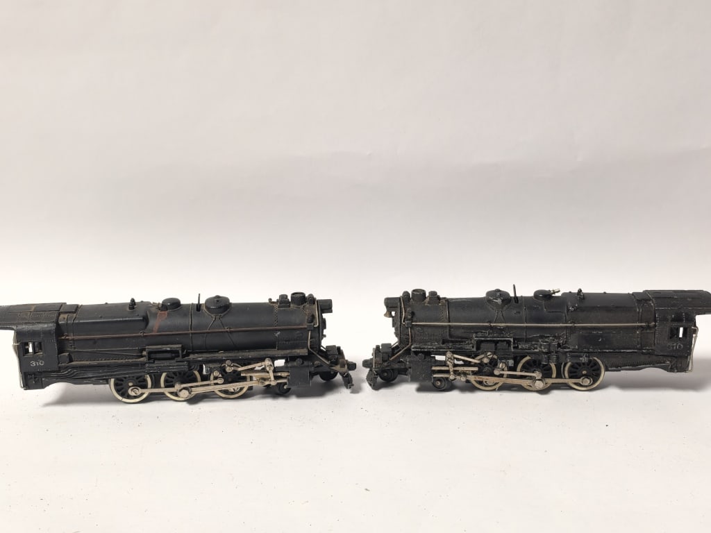 (2) Vintage American Flyer #310 Steam Locomotives: (2) Vintage American Flyer #310 Steam Locomotives, 10in by 2.75in by 2in