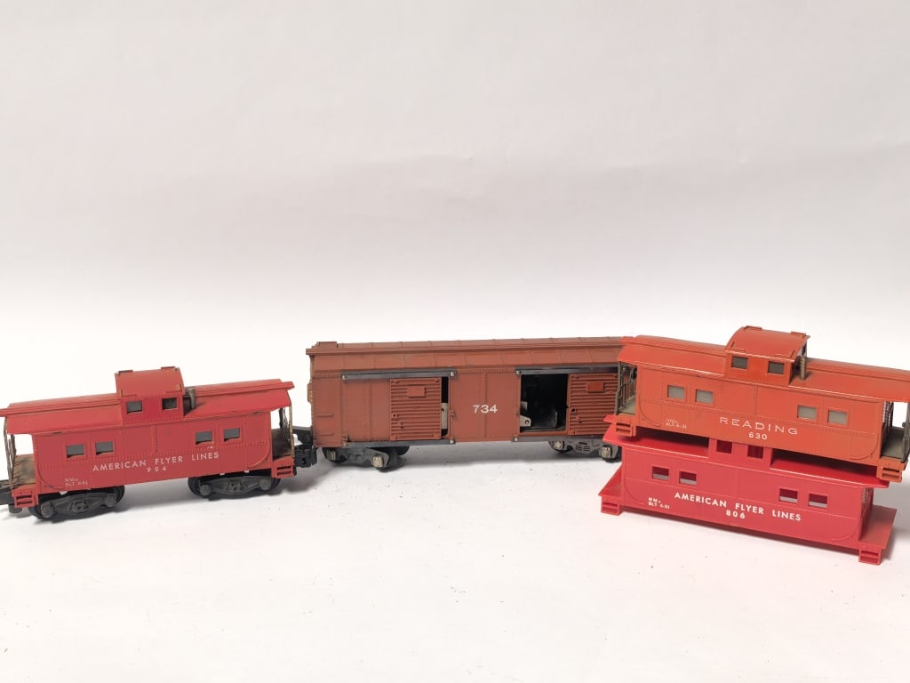 (4) Mixed American Flyer Work & Caboose Cars (1 of 4)