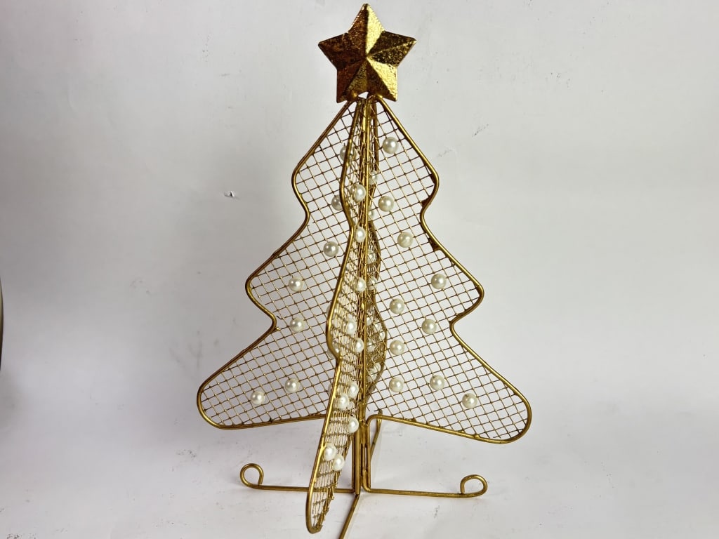 Stylized Wireframe Christmas Tree Display: Stylized Wireframe Christmas Tree Display, 12.5in by 8.5in