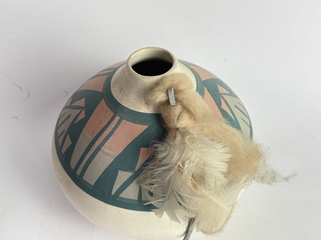 Vintage Signed Native American Pottery Vase - 2