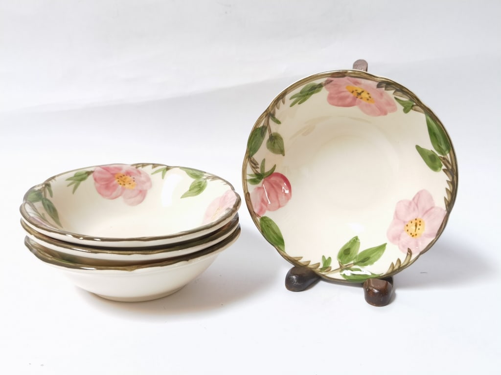 (4) Vintage Franciscan "Wild Rose" Fruit Bowls: (4) Vintage Franciscan "Wild Rose" Fruit Bowls, 6in