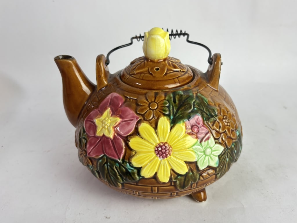 Vintage Ceramic Floral Teapot: Vintage Ceramic Floral Teapot, 6in by 7.25in