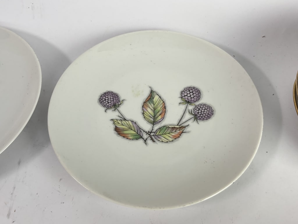 (2) Vintage Schumann Bavaria Fruit Plates - 2
