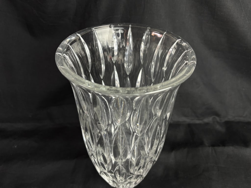 Vintage Marquis by Waterford Crystal Vase: Vintage Marquis by Waterford Crystal Vase, 9in by 5.75in