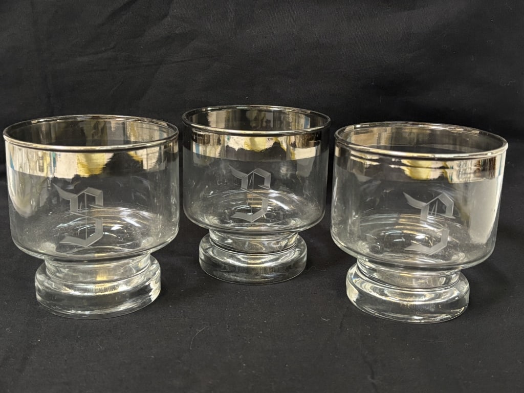 (3) Vintage Silver Gilt Rim Whiskey Glass: (3) Vintage Silver Gilt Rim Whiskey Glass, 3.5in