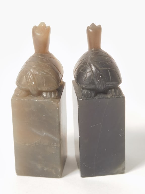 (2) Chinese Agate Carved Turtle Seals - 2