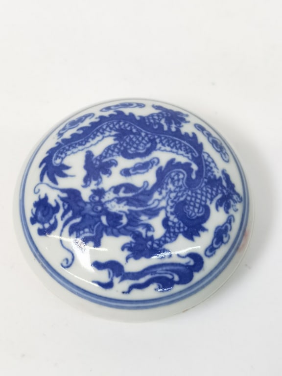 Chinese Porcelain B&W Seal Ink Box: Chinese Porcelain B&W Seal Ink Box, 2.5in