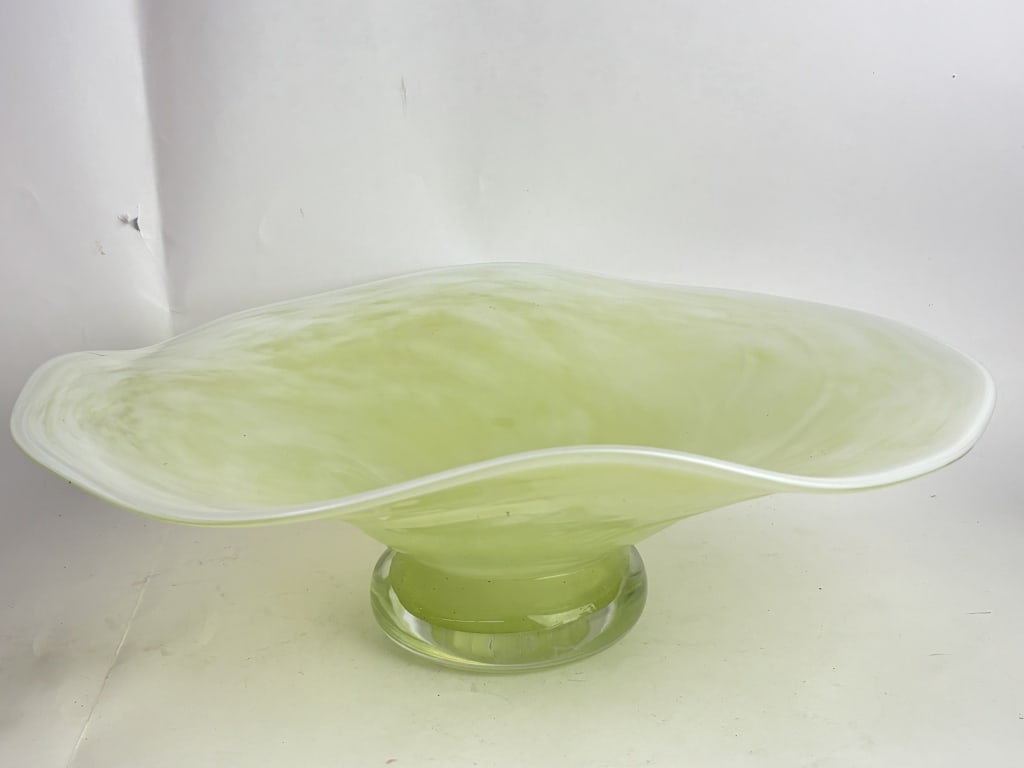 Large Vintage Murano Style Light Green Ruffled Gla (1 of 4)
