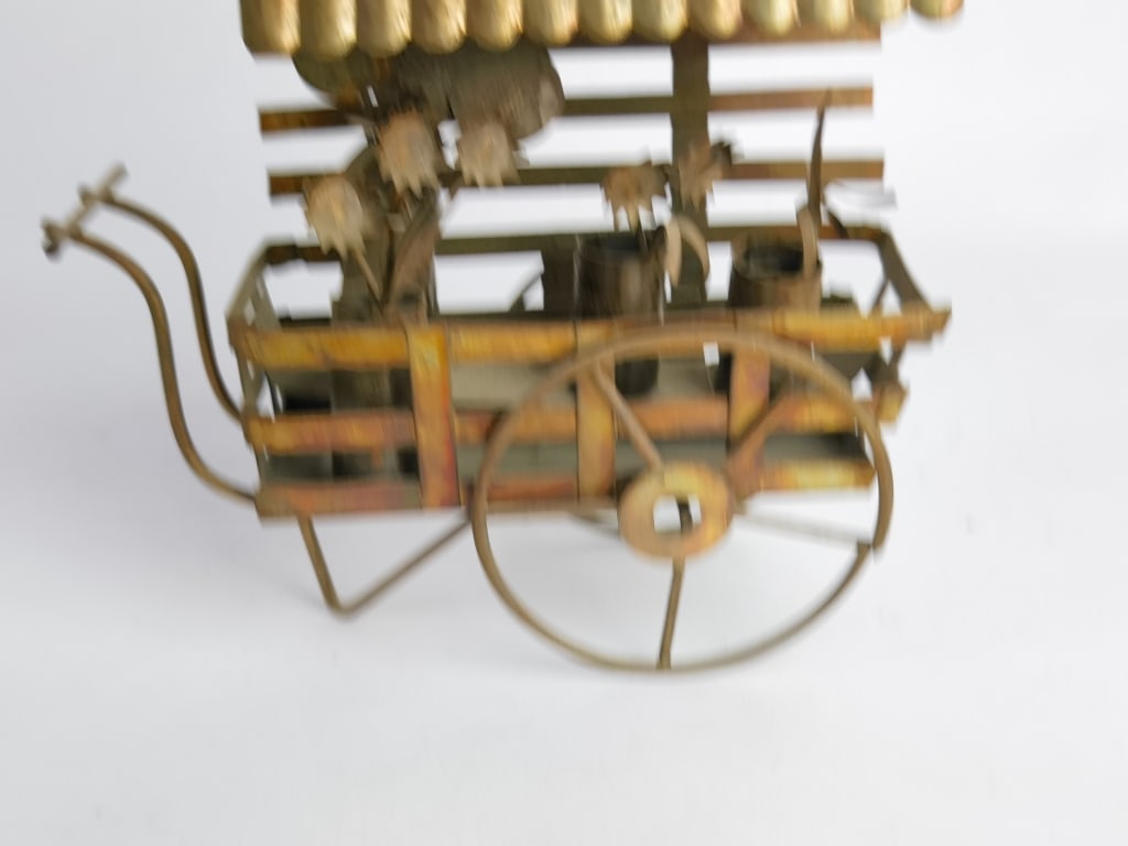 Vintage Metal Flower Cart: Vintage Metal Flower Cart, 6 1/8in by 5 5/8in by 2 1/8in