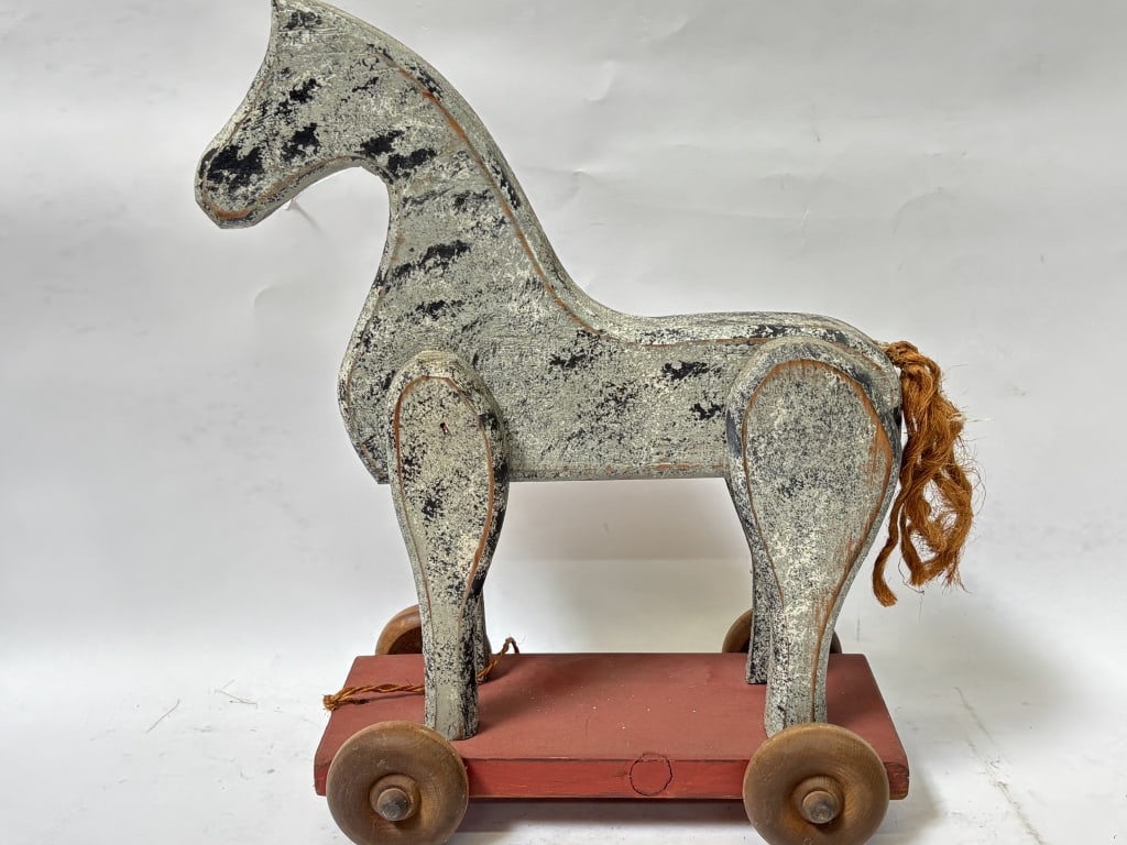 Vintage Hand Carved Horse Pull Toy (1 of 2)