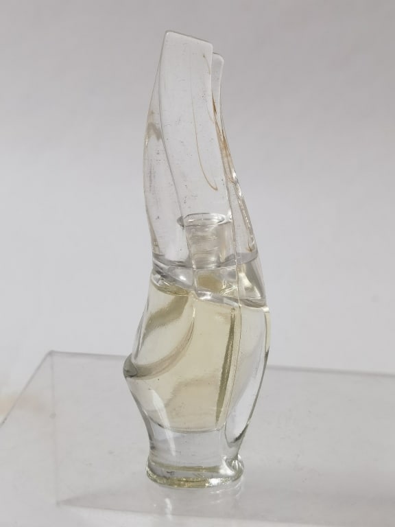 Donna Kaban Perfume: Donna Kaban Perfume, 3 7/8in