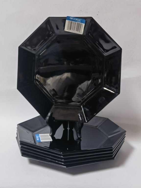 (6) Arcoroc "Octime" Black Octagonal Plates: (6) Arcoroc "Octime" Black Octagonal Plates, 9.5in