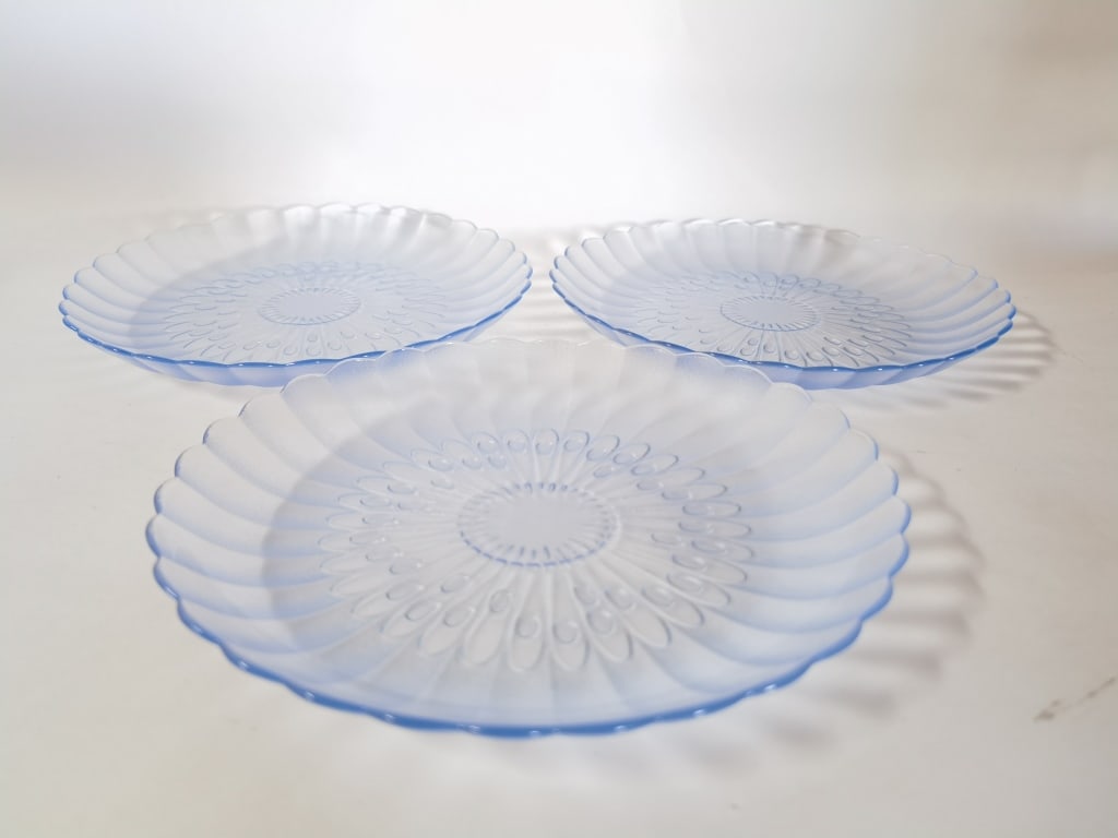 (3) Libby Light Blue Bouquet Glass Plates: (3) Libby Light Blue Bouquet Glass Plates, 7.5in