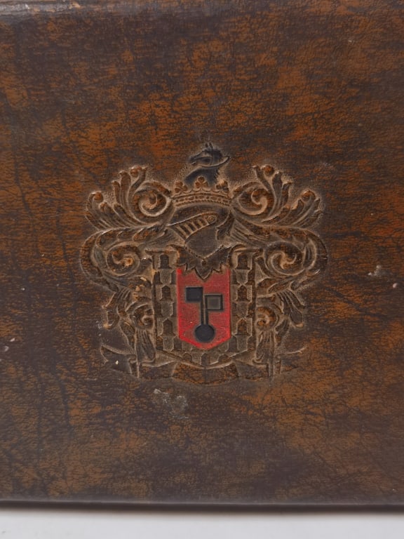 Vintage Textured Presentation Case - 2