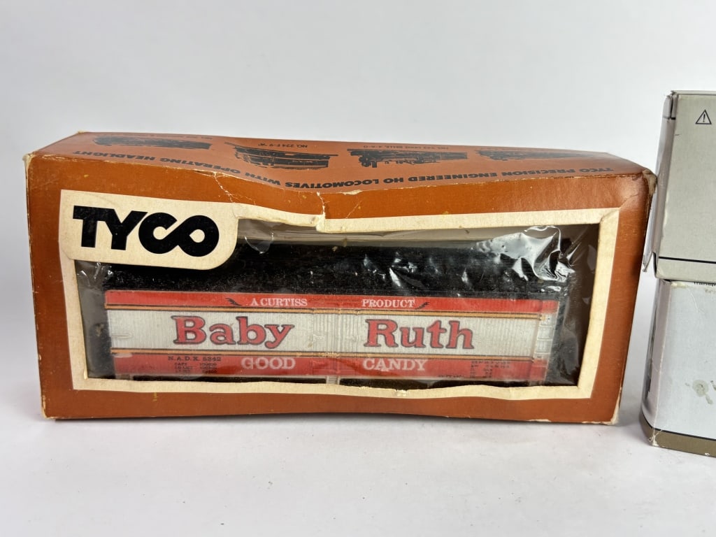 (2) Vintage Train Carts - 2