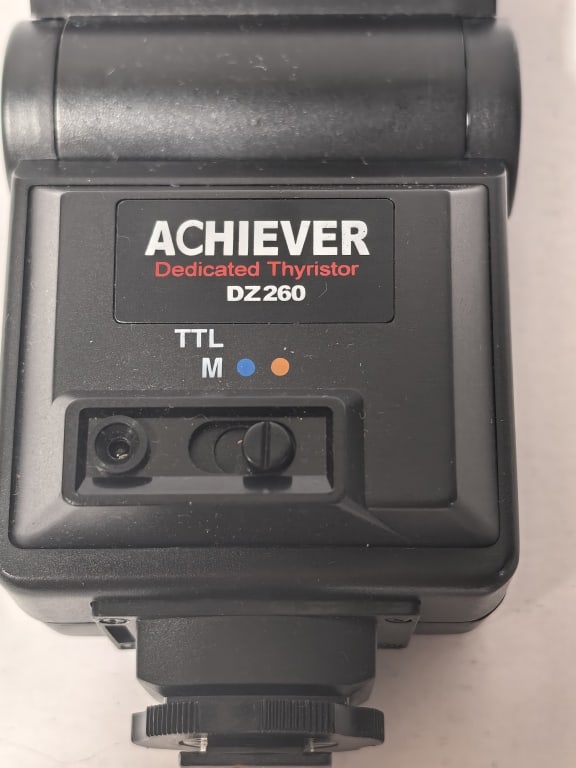 Achiever Dedicated Thyristor DZ260 Camera Flash - 2