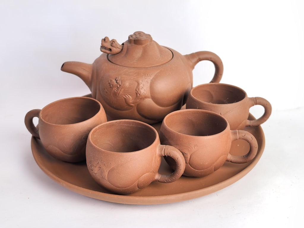 Vintage Chinese Export YiXing ZiSha Tea Set: Vintage Chinese Export YiXing ZiSha Tea Set, 10in by 4.5in