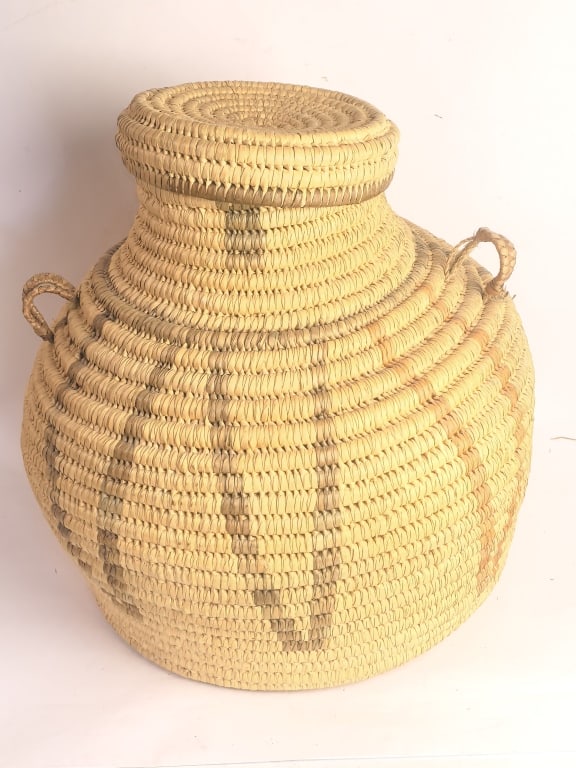 Vintage Handwoven Moroccan Olla Basket with Handle: Vintage Handwoven Moroccan Olla Basket with Handles, 18in by 18in