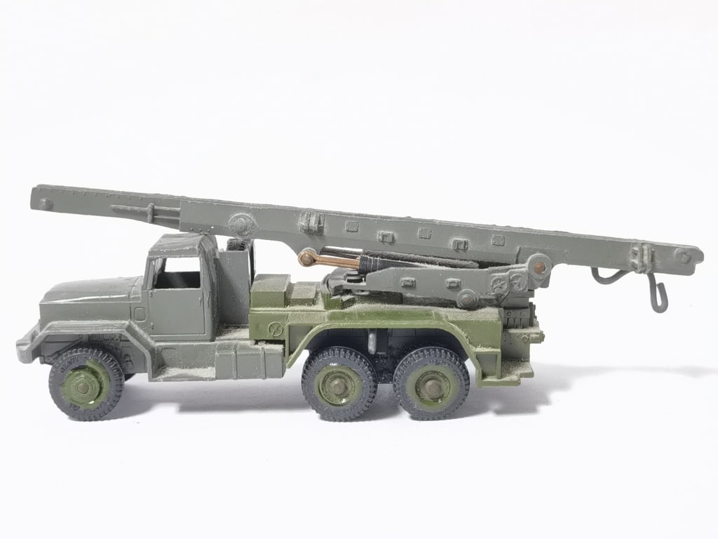 Vintage Dinky Supertoys Military Mobile Crane (1 of 4)