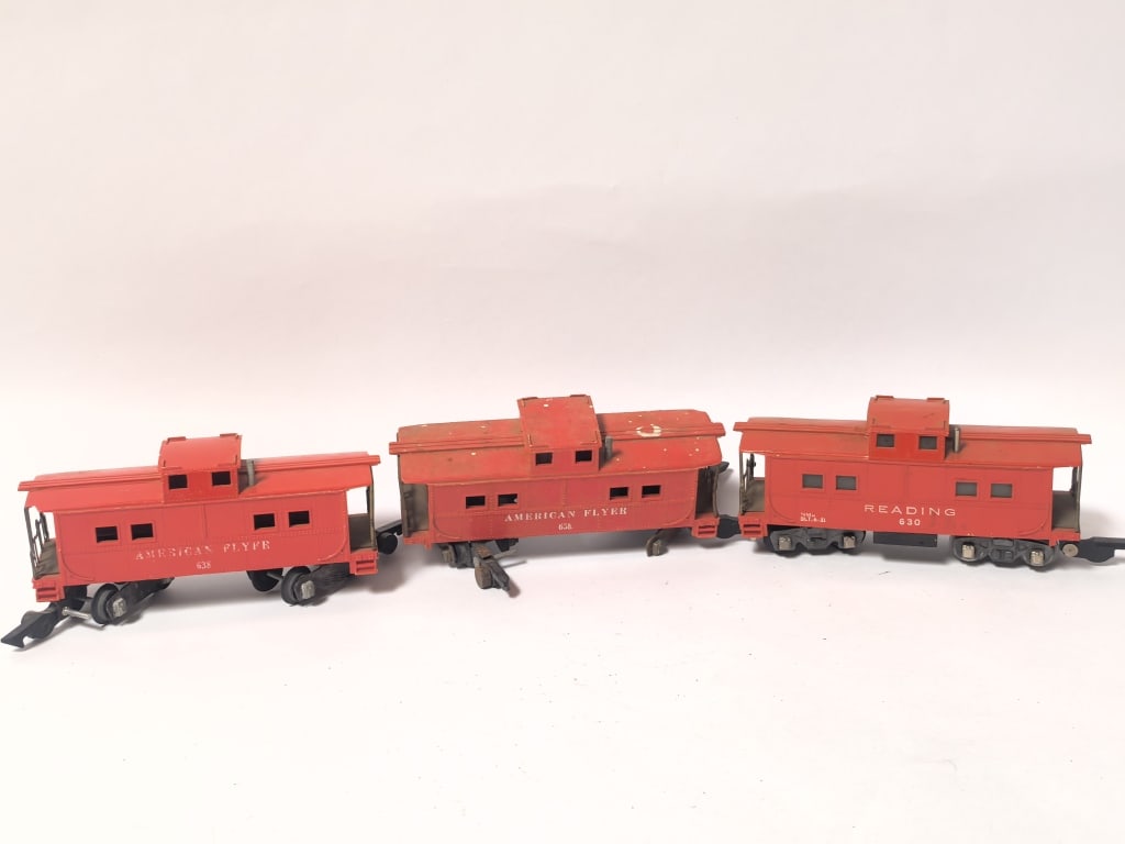 (3) American Flyer Red Cabooses (1 of 3)