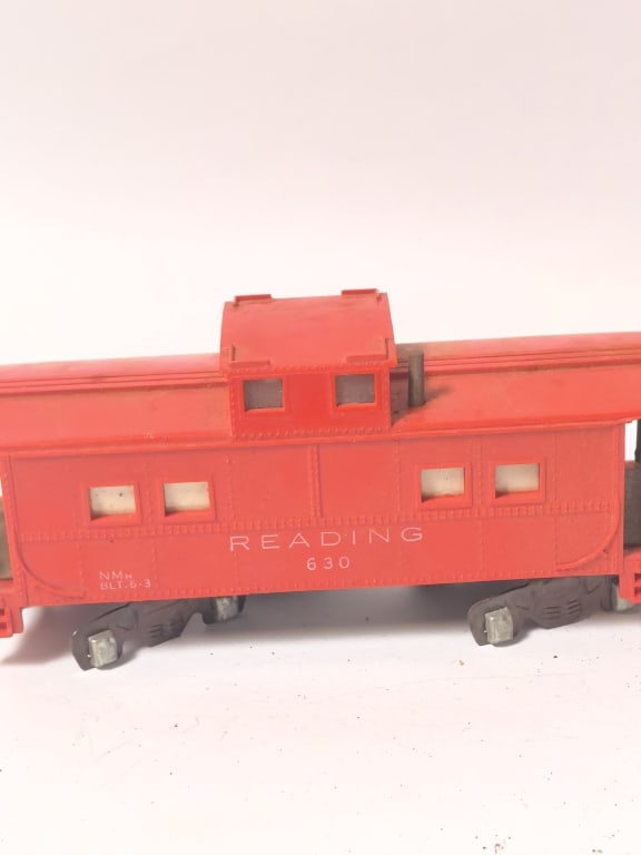 (3) American Flyer Red Cabooses - 4