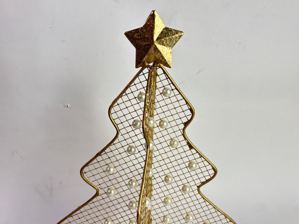 Stylized Wireframe Christmas Tree Display - 2