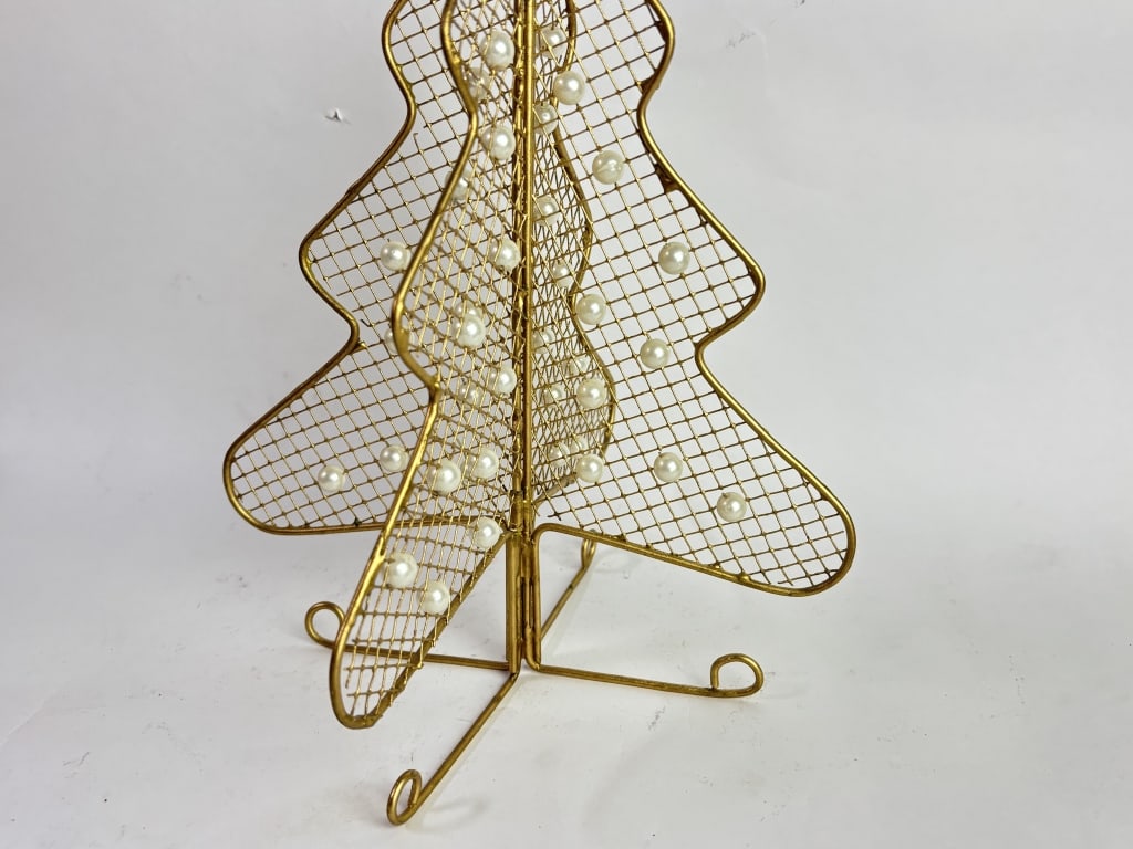 Stylized Wireframe Christmas Tree Display - 3