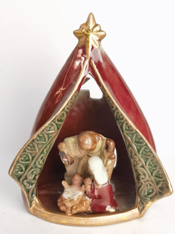 Vintage Nativity Scene (1 of 3)