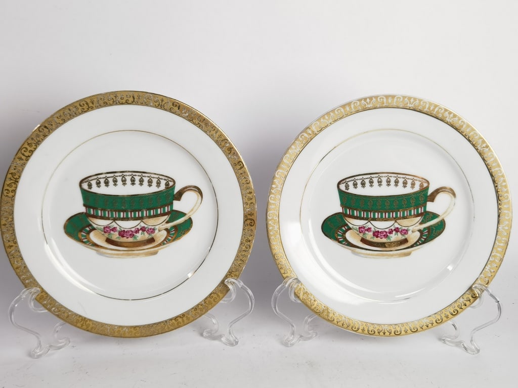 (2) 2000 Royal Gallery Porcelain Gold Buffet Plate: (2) 2000 Royal Gallery Porcelain Gold Buffet Plates, 8.5in