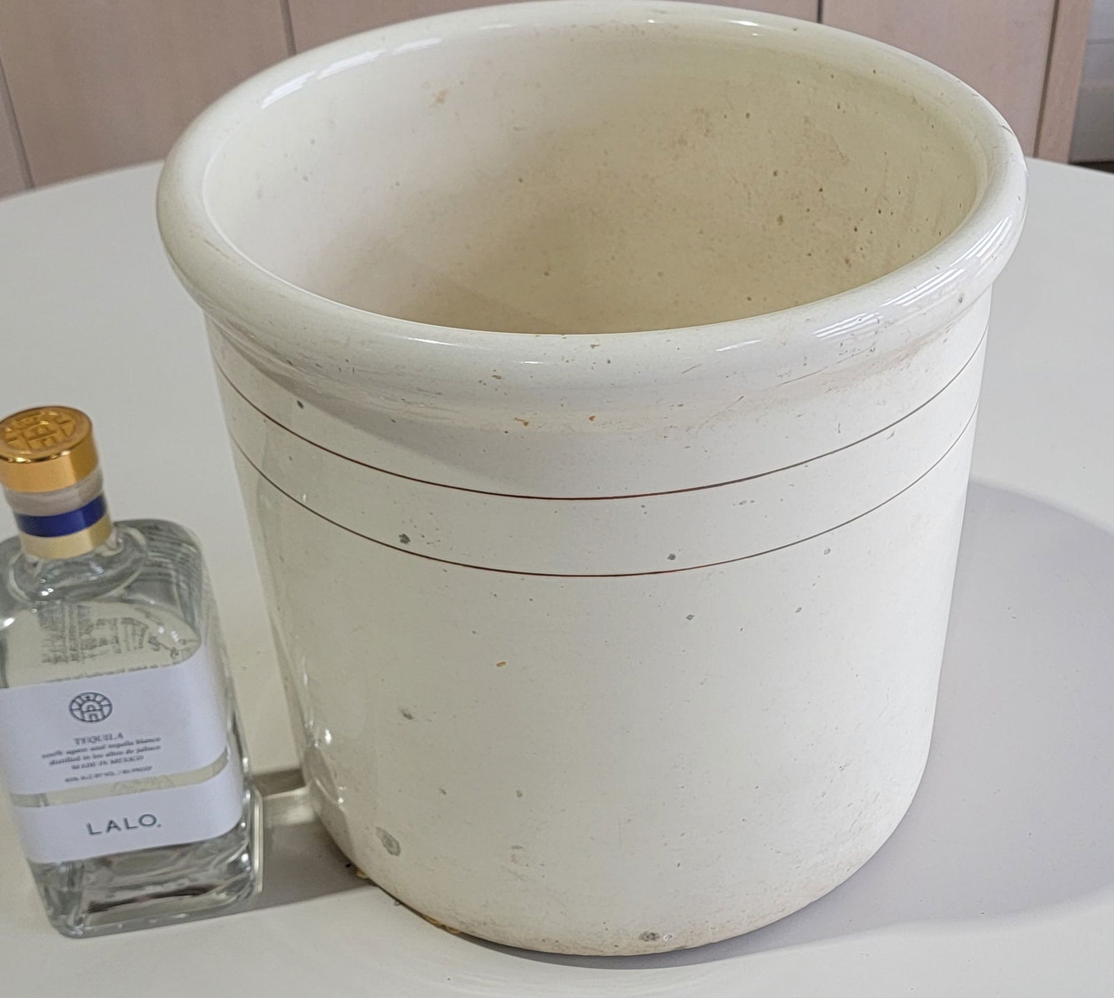 White Glazed Ceramic Pot (1 of 1)