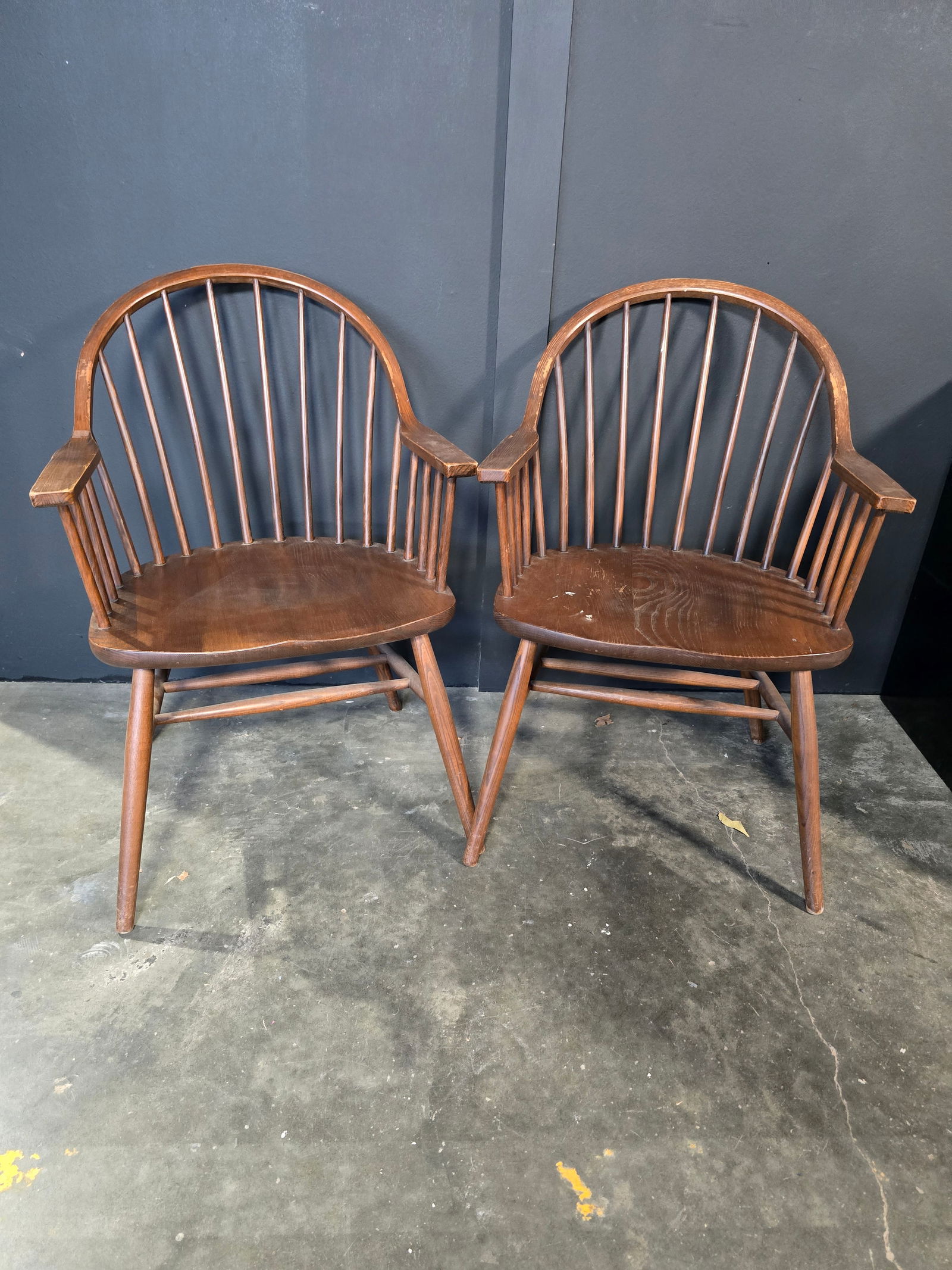 Pair of Nichols & Stone Windsor Style Chairs (1 of 8)