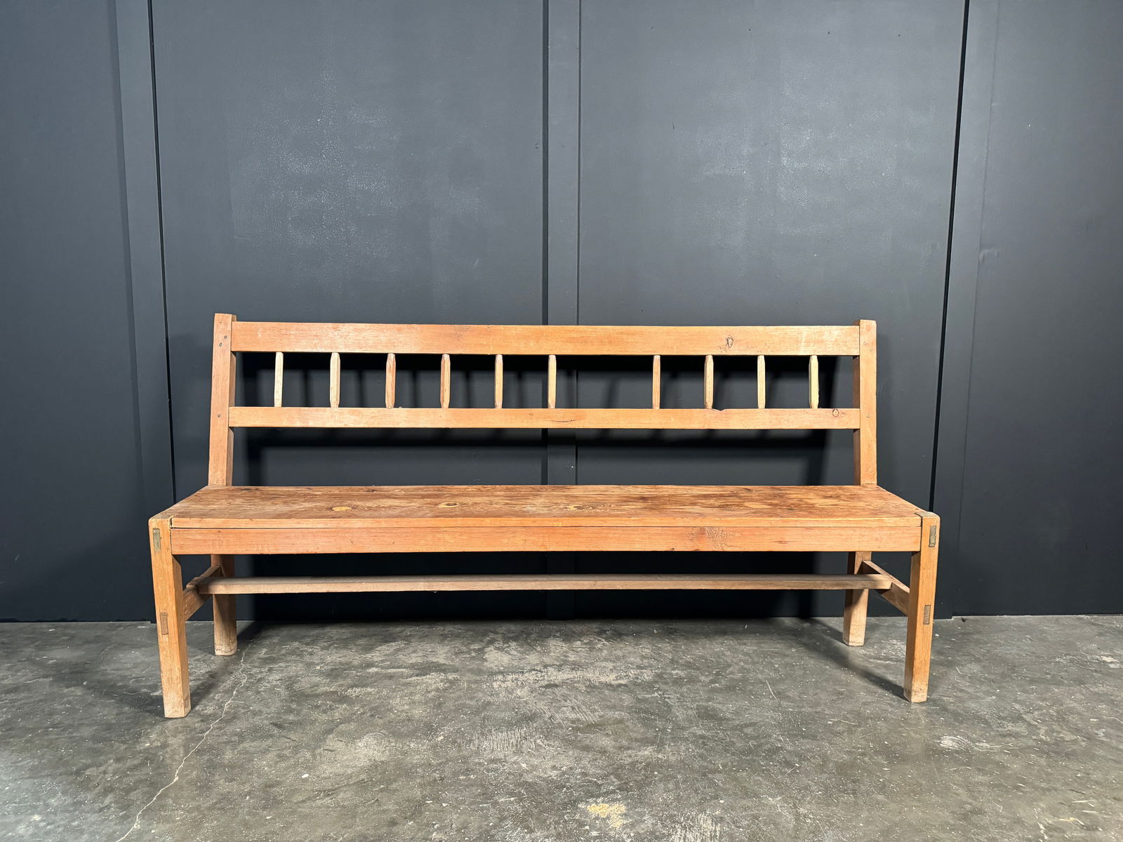 Simple Elegant Pine Bench (1 of 4)