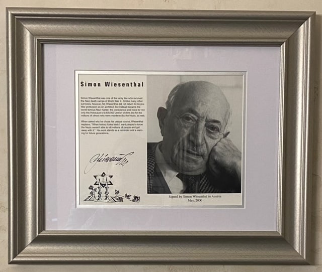 Framed autograph photo Simon Wiesenthal: Simon Wiesenthal Framed autographed photo with DVD doctumentry. 16" x 18" framed NSC