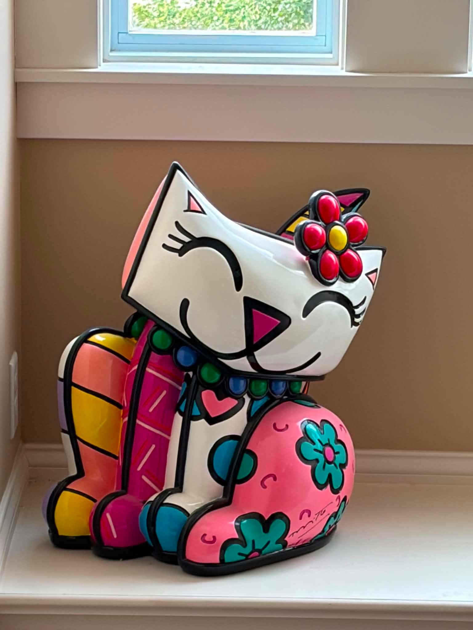 Romero Britto Red Flower: Romero Britto "Red Flower" 2019 22 1/4" x 22" x 14 3/4" sculpture in resin. Hand-signed in pigment lower right by the artist. Appraisal. CPV
