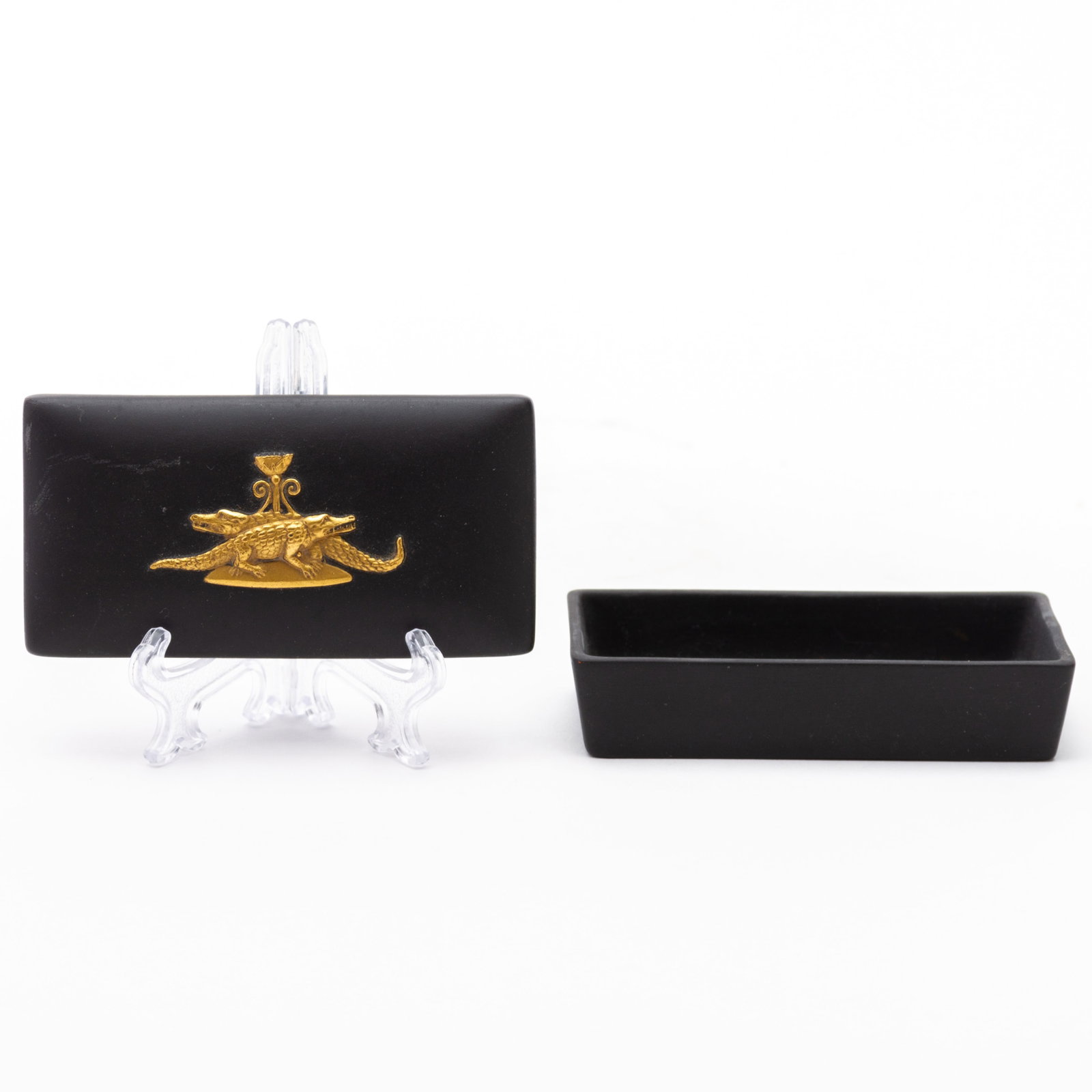 Wedgwood Black Basalt Egyptian Revival Crocodiles Cameo Trinket Box: DIMENSIONS APPROX 9x4.5x2.5CM. Potential buyers should note that condition reports are matters of opinion only, they are non-exhaustive and based solely on what can be seen to the naked eye unless oth
