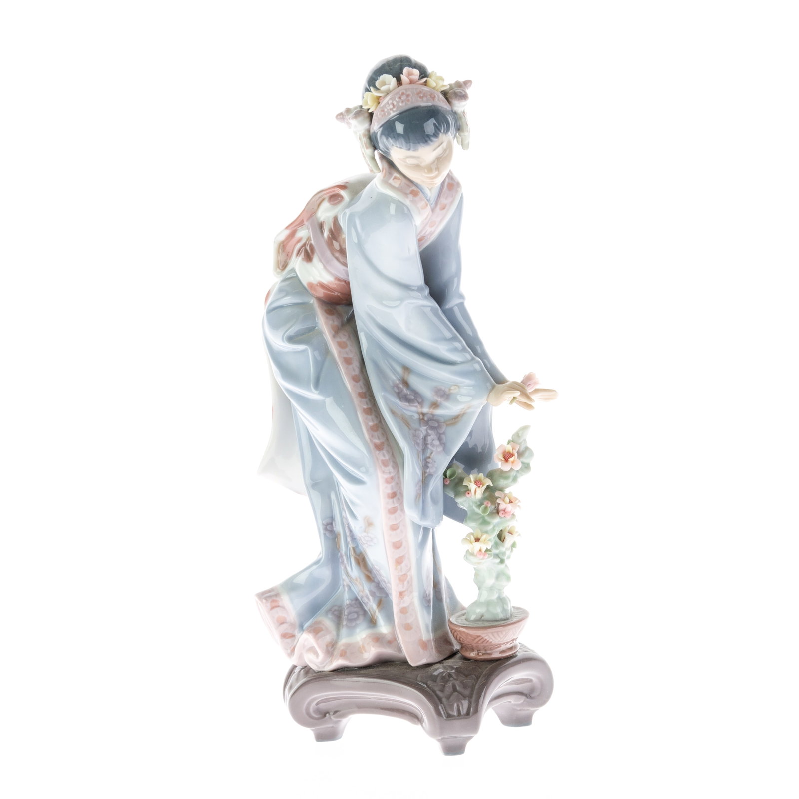 Lladro Fine Spanish Porcelain Japanese Geisha Figure "Mayumi" #1449: DIMENSIONS APPROX 13x10x20CM. Potential buyers should note that condition reports are matters of opinion only, they are non-exhaustive and based solely on what can be seen to the naked eye unless othe